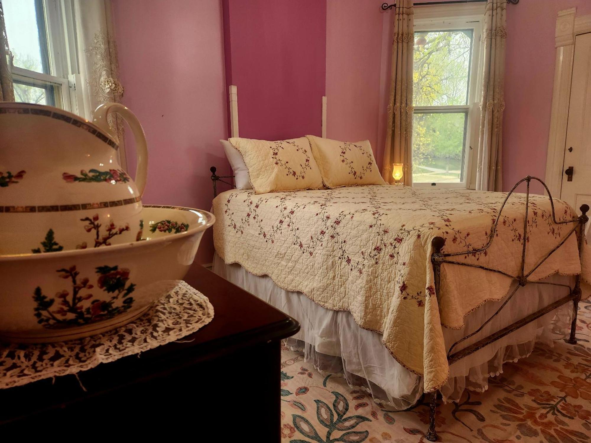 Downen House Bed & Breakfast Pueblo Zimmer foto